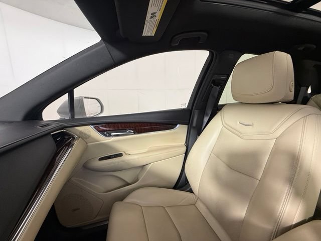 Used 2017 Cadillac XT5 Luxury w/ Driver Awareness Package FWD image 23