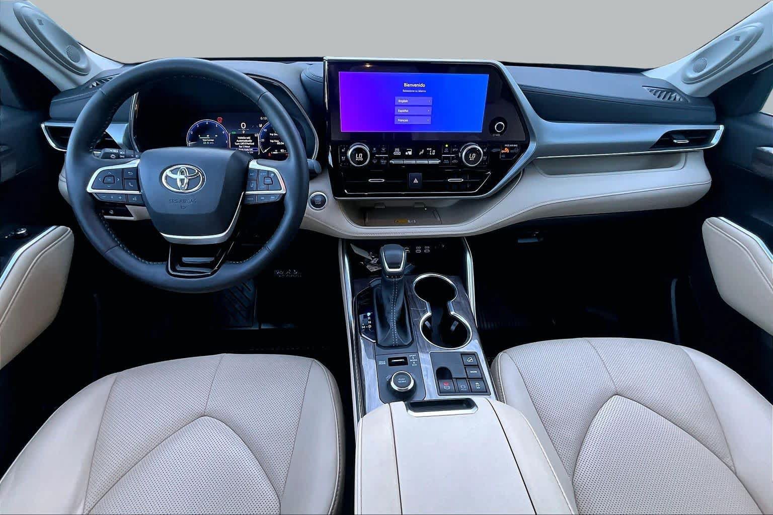 Used 2024 Toyota Highlander Platinum AWD/4WD image 14