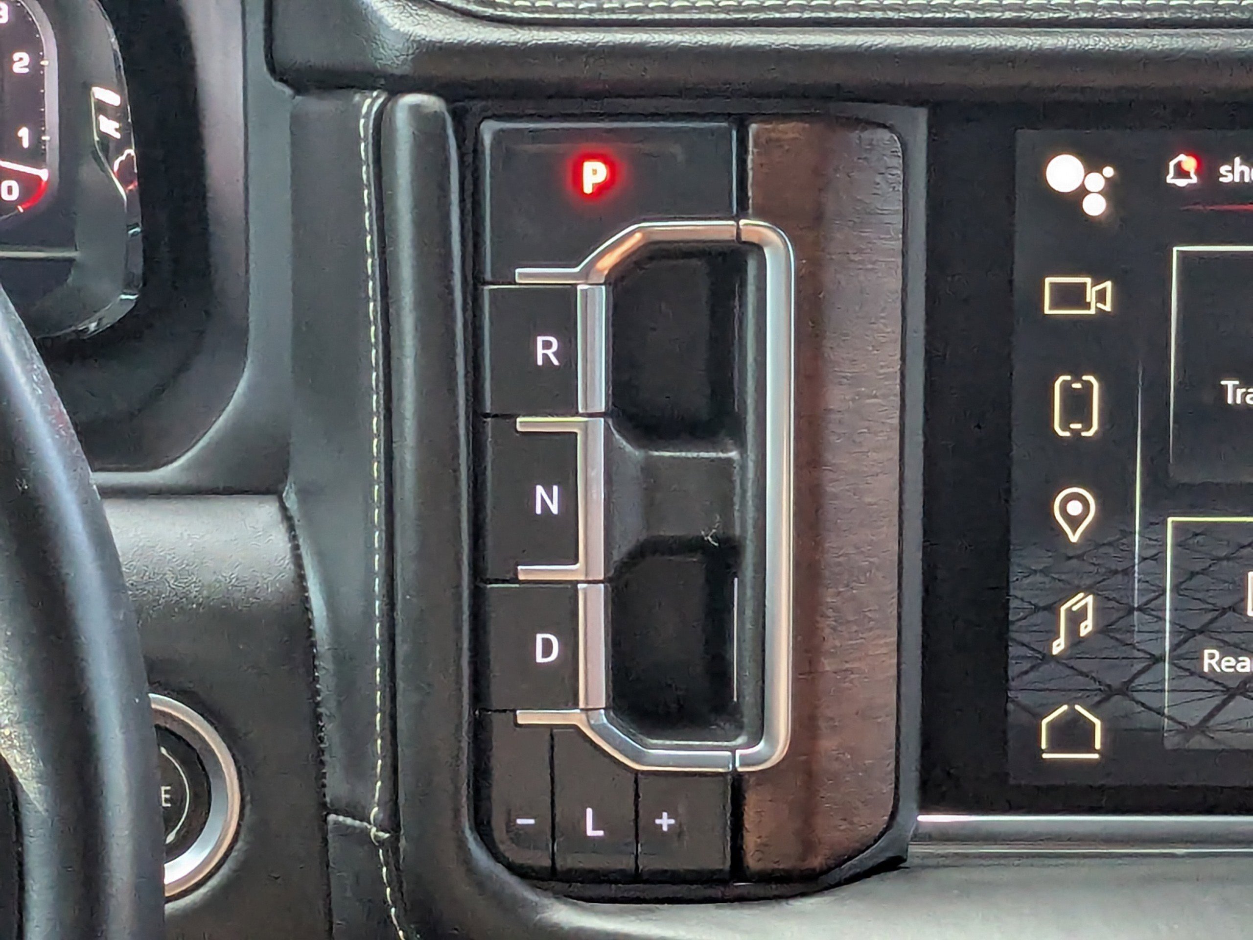 Used 2023 GMC Yukon XL Denali Ultimate image 21