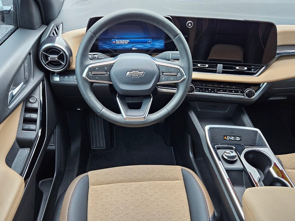 Used 2025 Chevrolet Equinox ACTIV w/ Safety and Technology Package image 18