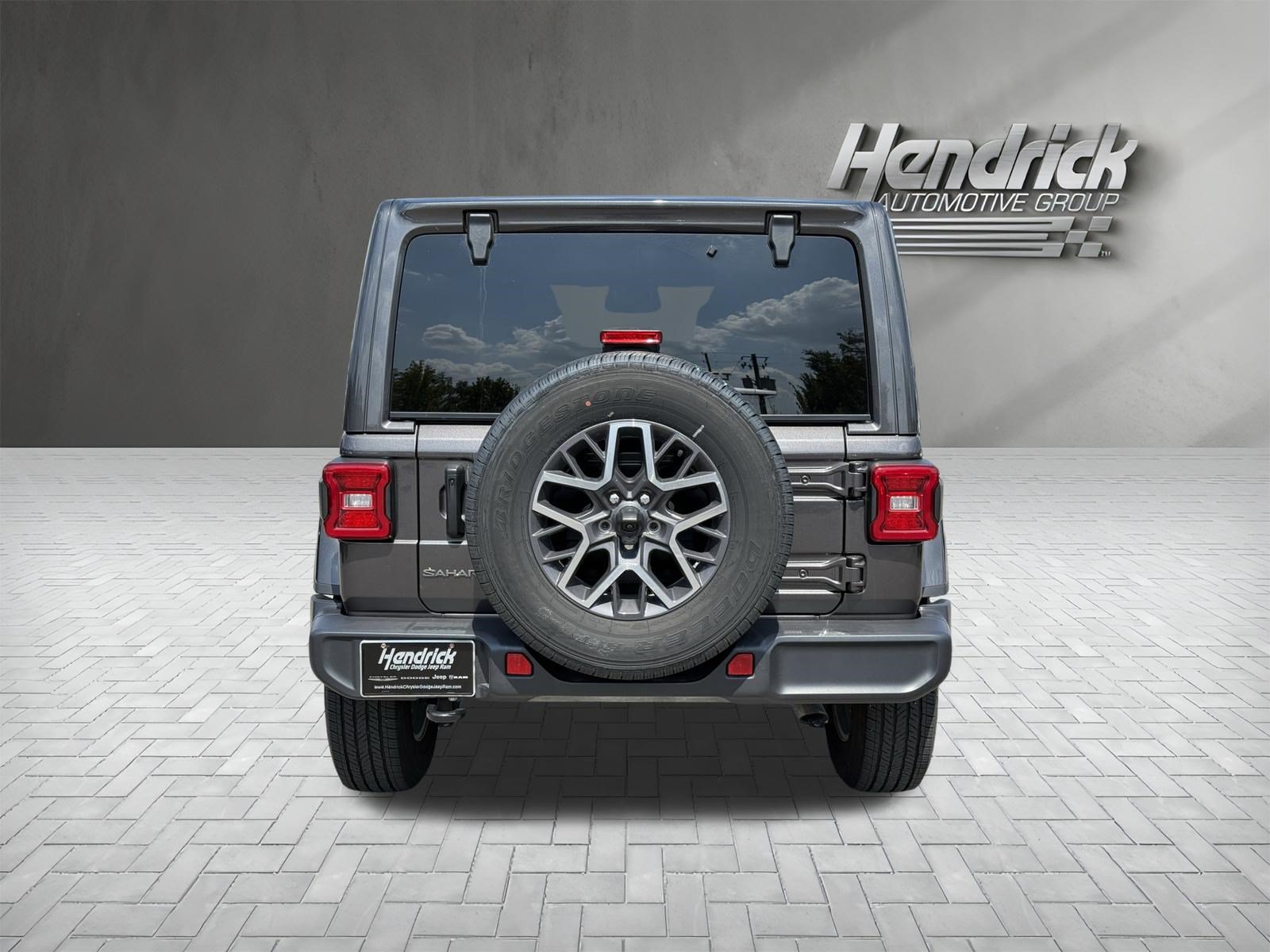 Used 2026 Jeep Wrangler Unlimited Sahara AWD/4WD image 9