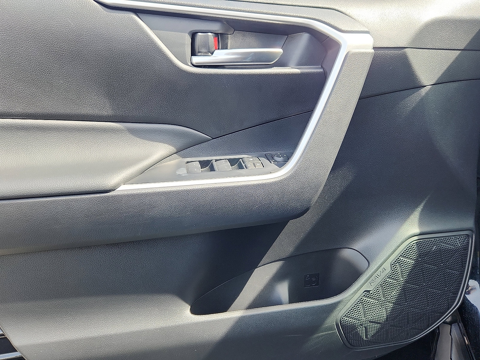 Used 2024 Toyota RAV4 XLE image 13