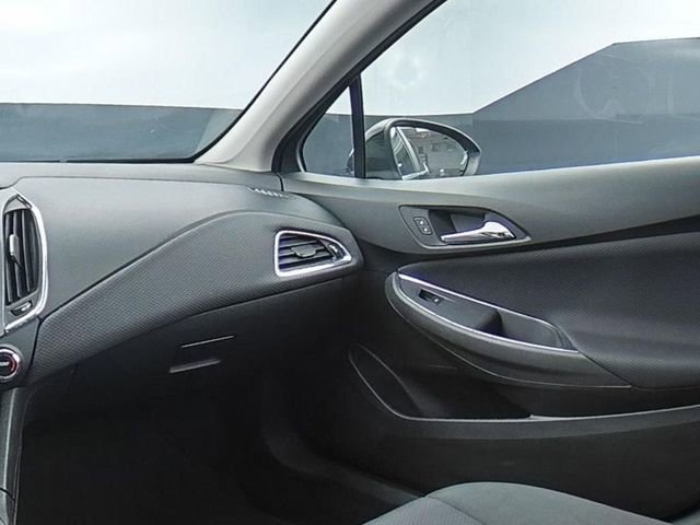 Used 2018 Chevrolet Cruze LT image 16