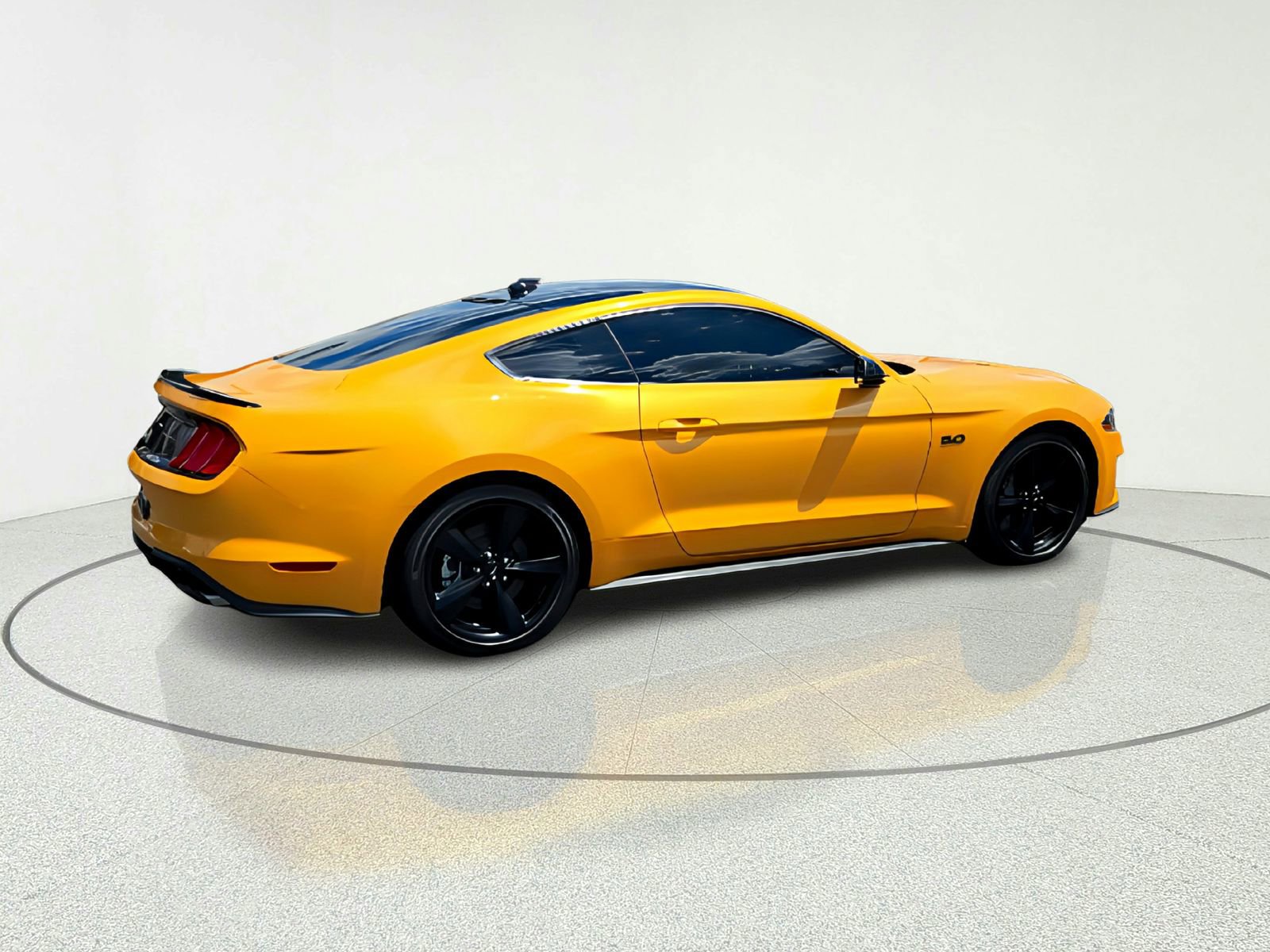 Used 2022 Ford Mustang GT Premium w/ Equipment Group 401A RWD image 8