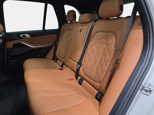 Certified 2024 BMW X5 xDrive40i w/ Premium Package AWD/4WD image 11
