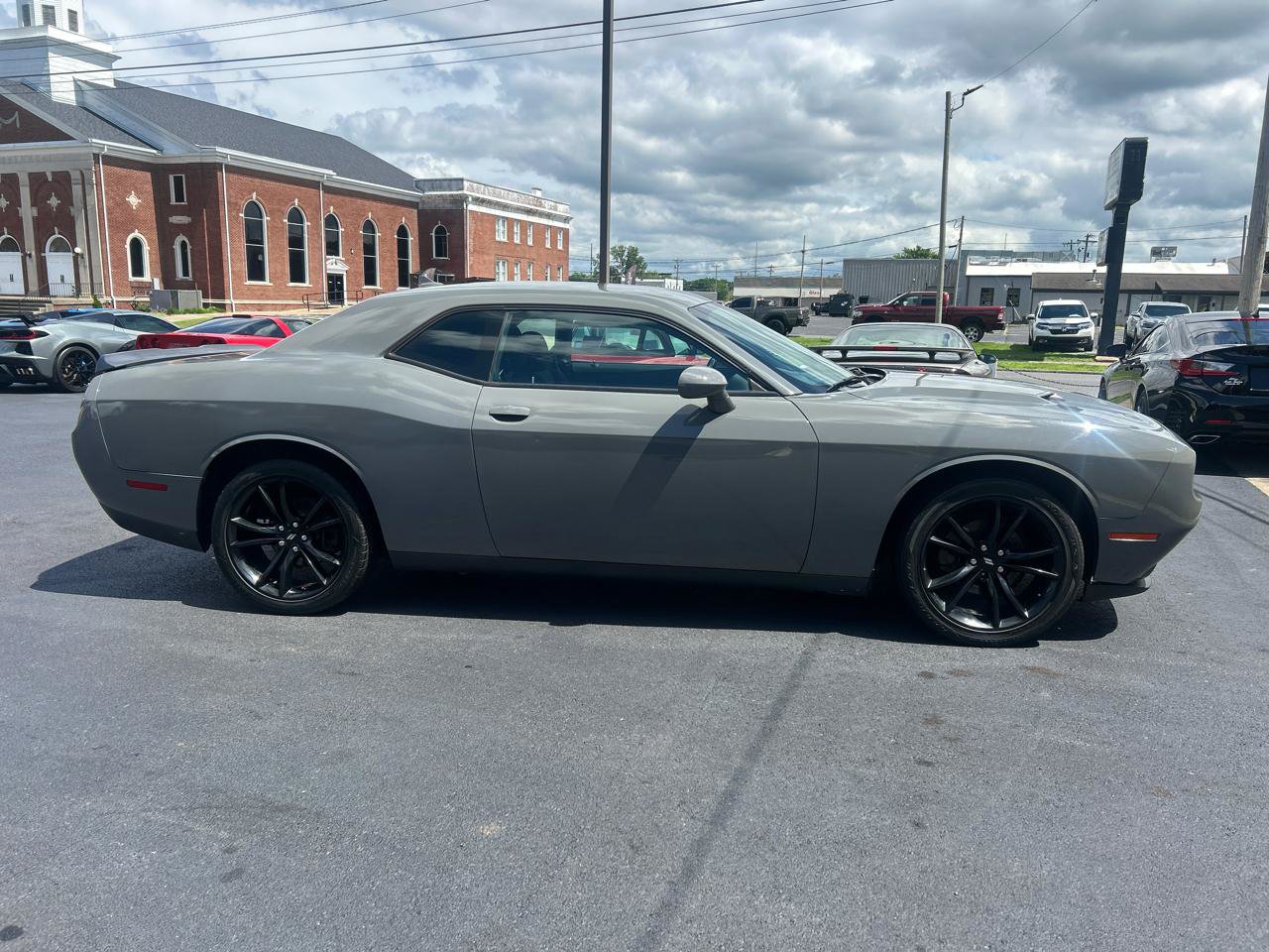 Used 2018 Dodge Challenger SXT w/ Blacktop Package RWD image 4