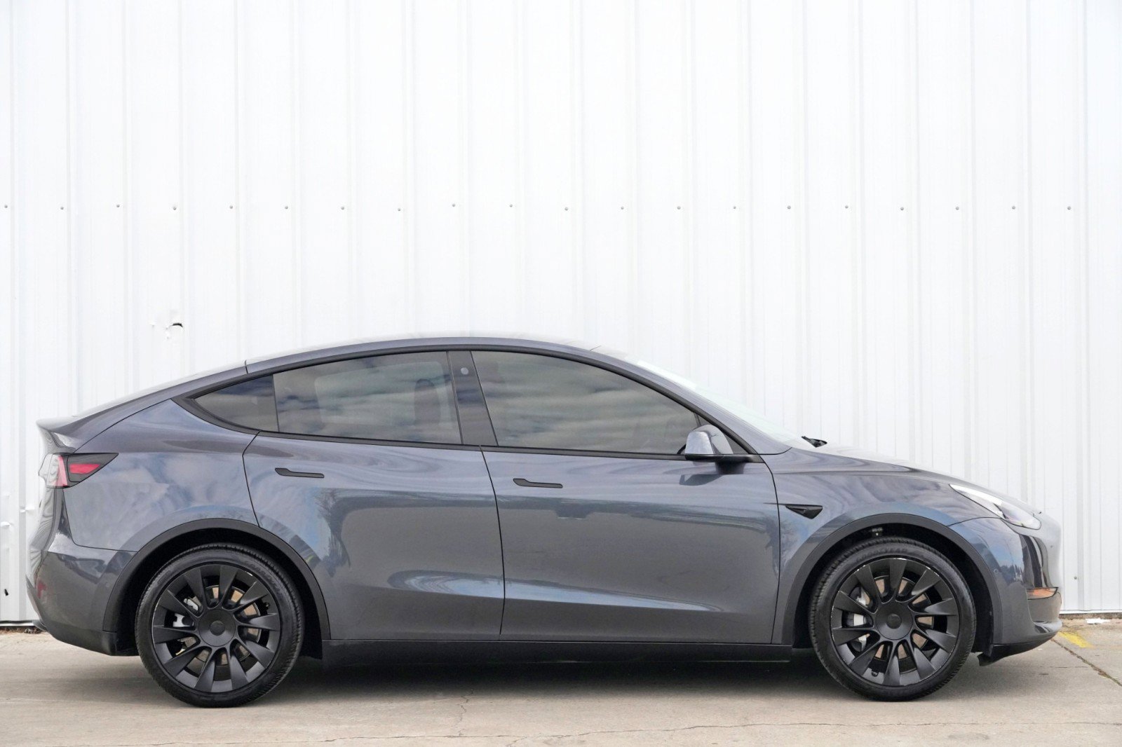 Used 2021 Tesla Model Y Long Range image 52