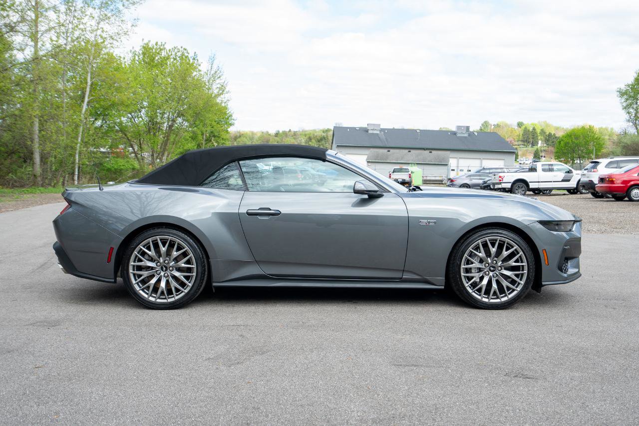 Used 2025 Ford Mustang GT Premium RWD image 12