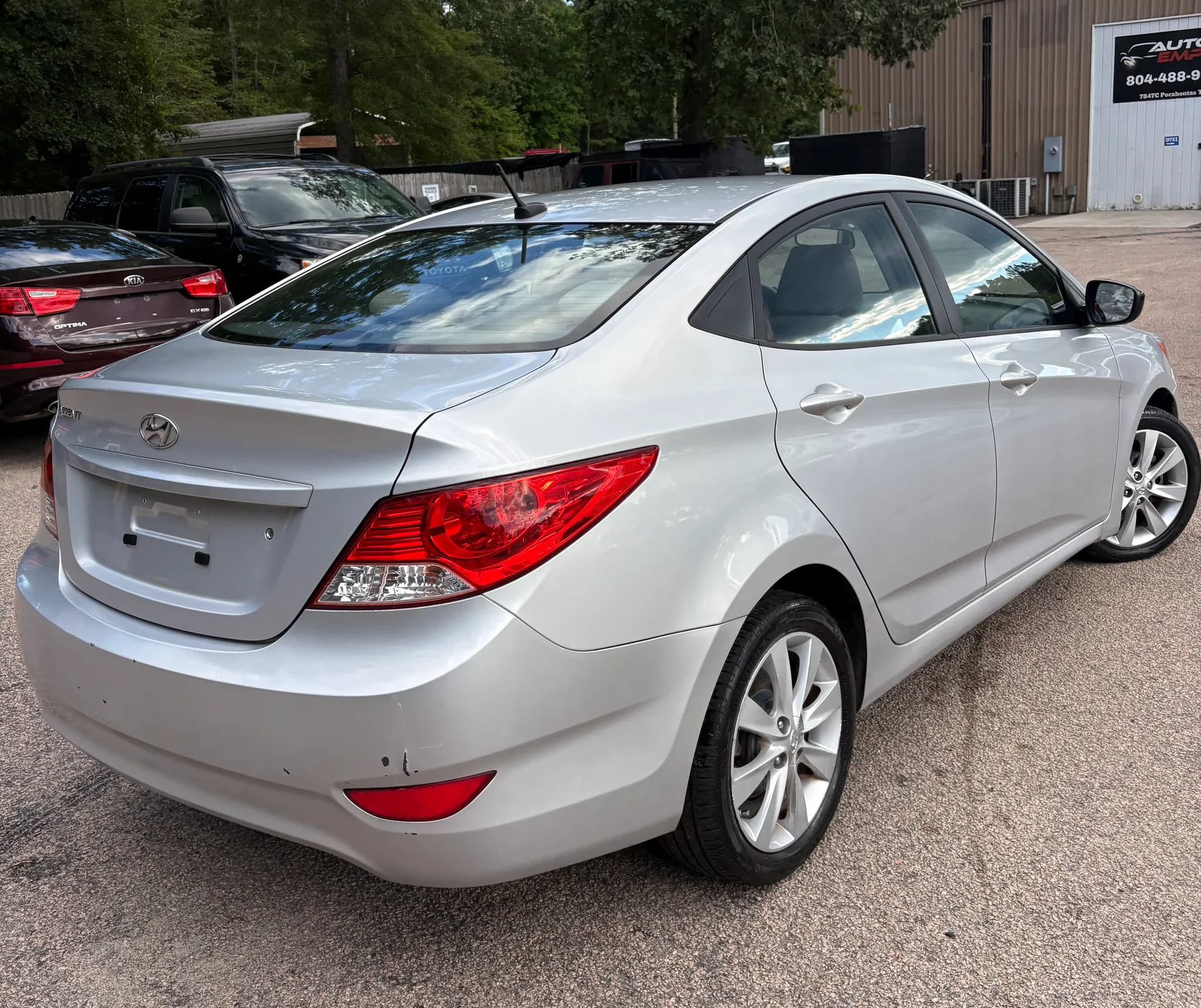 Used 2014 Hyundai Accent GLS w/ Option Group 2 FWD image 5