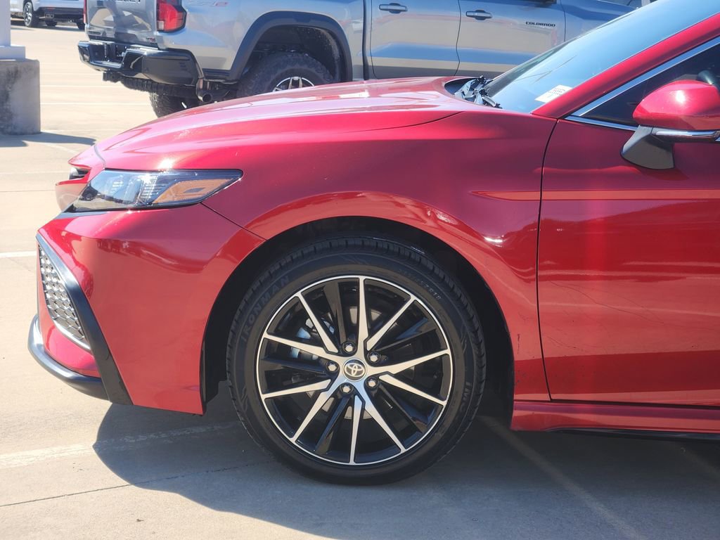 Used 2024 Toyota Camry SE image 10