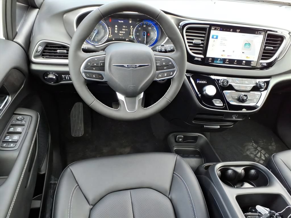 New 2026 Chrysler Voyager LX FWD image 11
