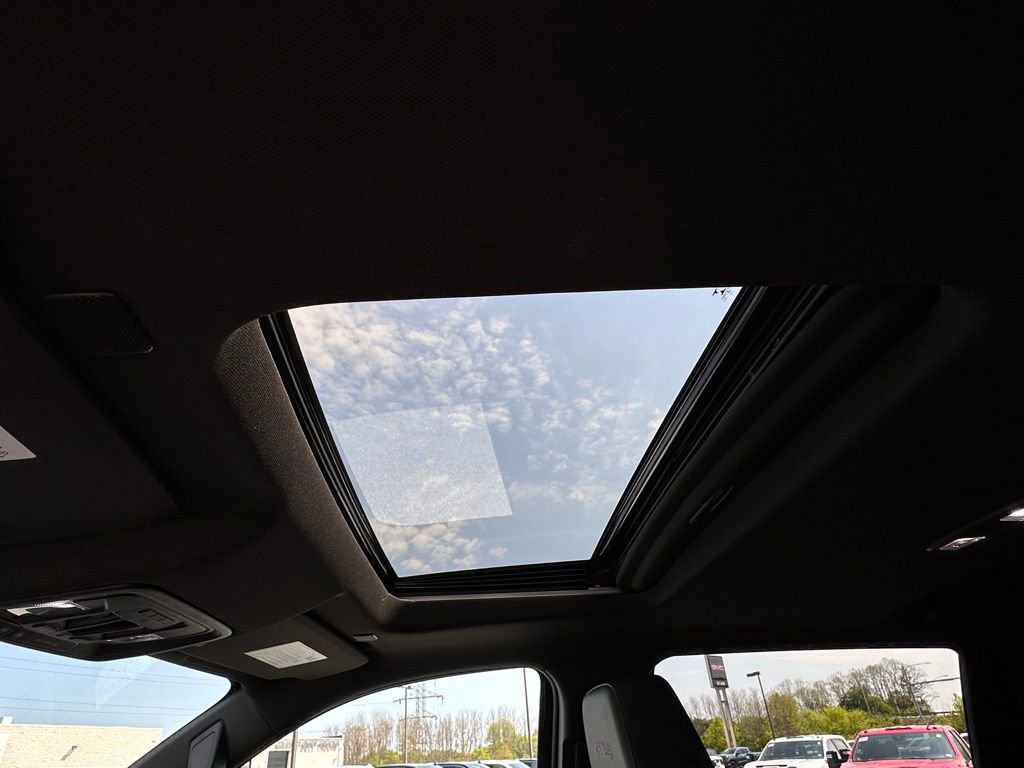 Used 2023 GMC Sierra 1500 AT4 w/ Technology Package AWD/4WD image 39