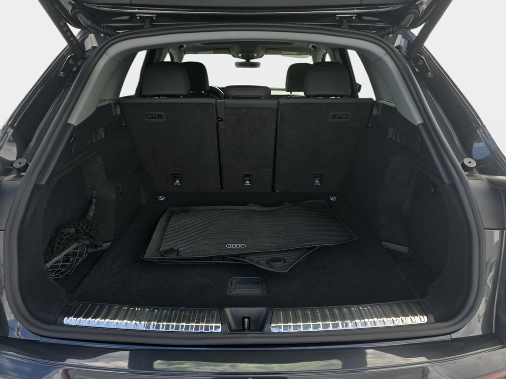 Certified 2025 Audi Q5 Premium w/ Convenience Package AWD/4WD image 11