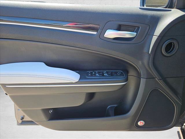 Used 2017 Chrysler 300 S w/ 300S Premium Group RWD image 9