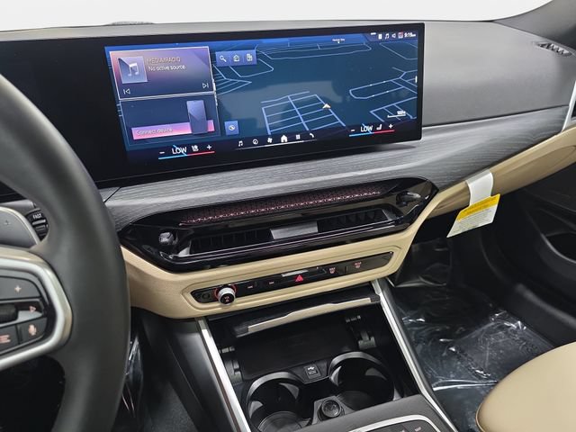 Certified 2026 BMW 330i xDrive Sedan w/ M Sport Package AWD/4WD image 17
