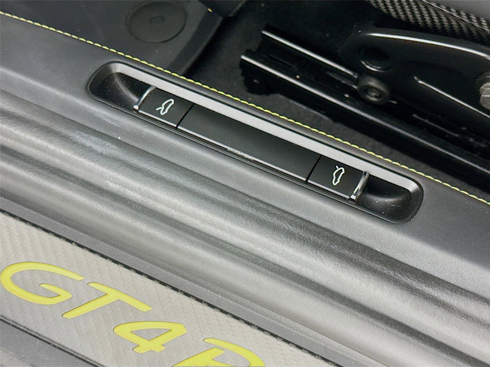 Used 2025 Porsche 718 Cayman GT4 RS w/ Weissach Package image 17