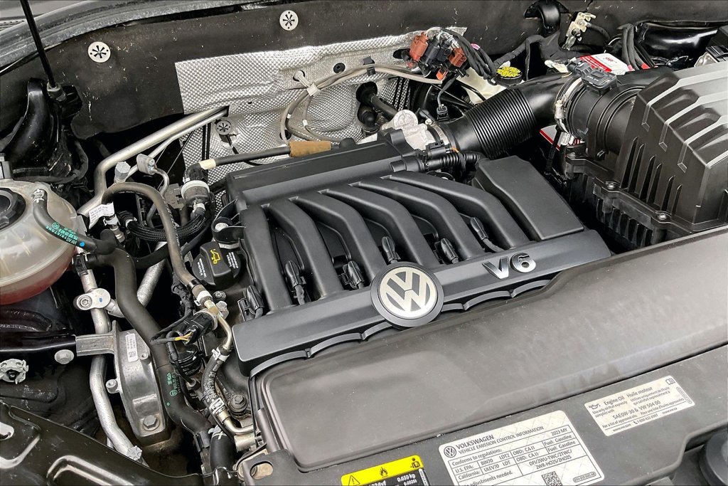 Used 2023 Volkswagen Atlas SEL R-Line AWD/4WD image 11