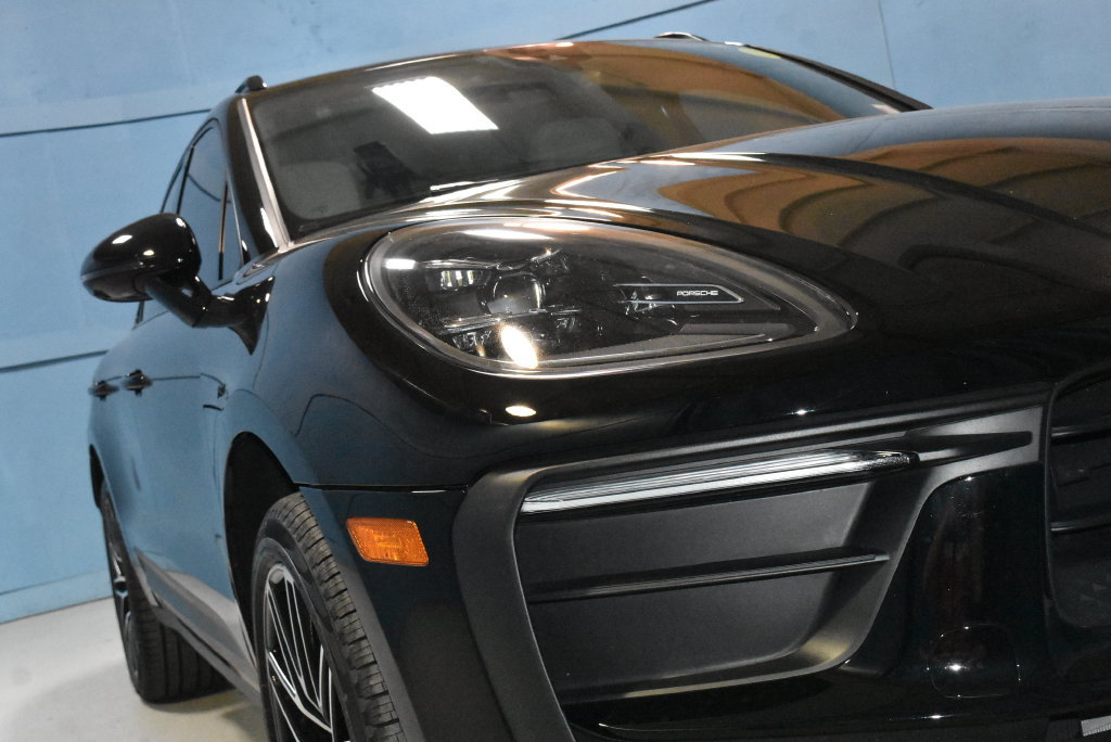 Used 2023 Porsche Macan AWD/4WD image 27