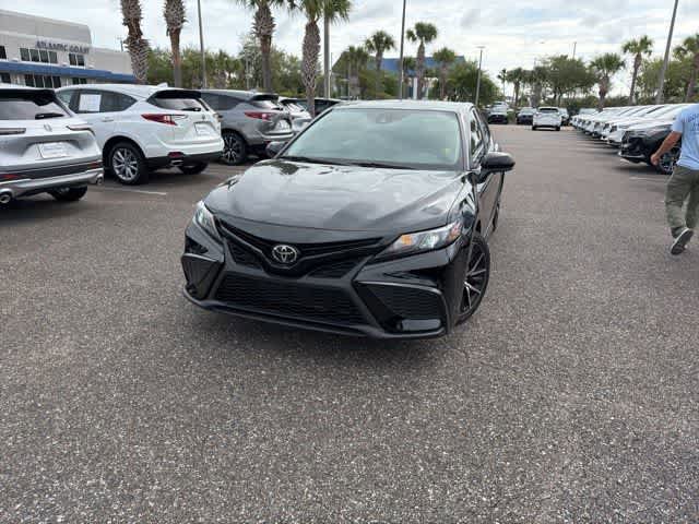 Used 2021 Toyota Camry SE FWD image 6