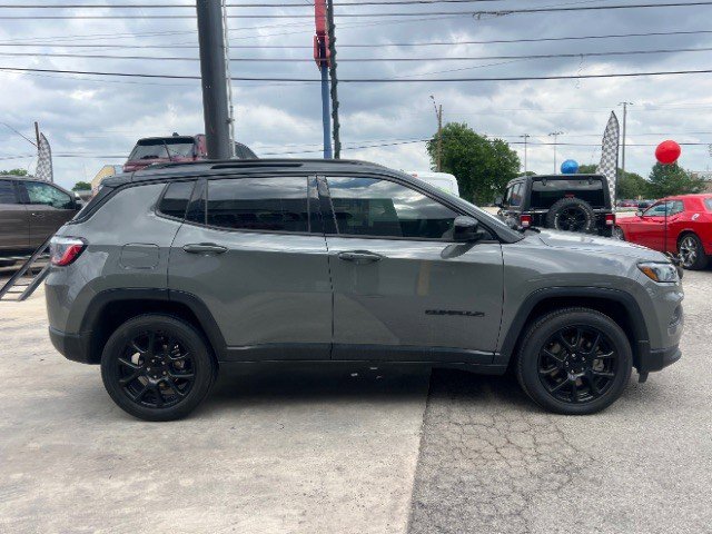Used 2023 Jeep Compass Altitude AWD/4WD image 5