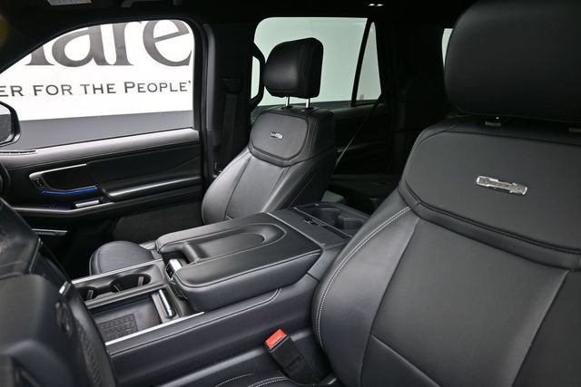 Used 2025 Ford Expedition Platinum w/ Stealth Appearance Package AWD/4WD image 17