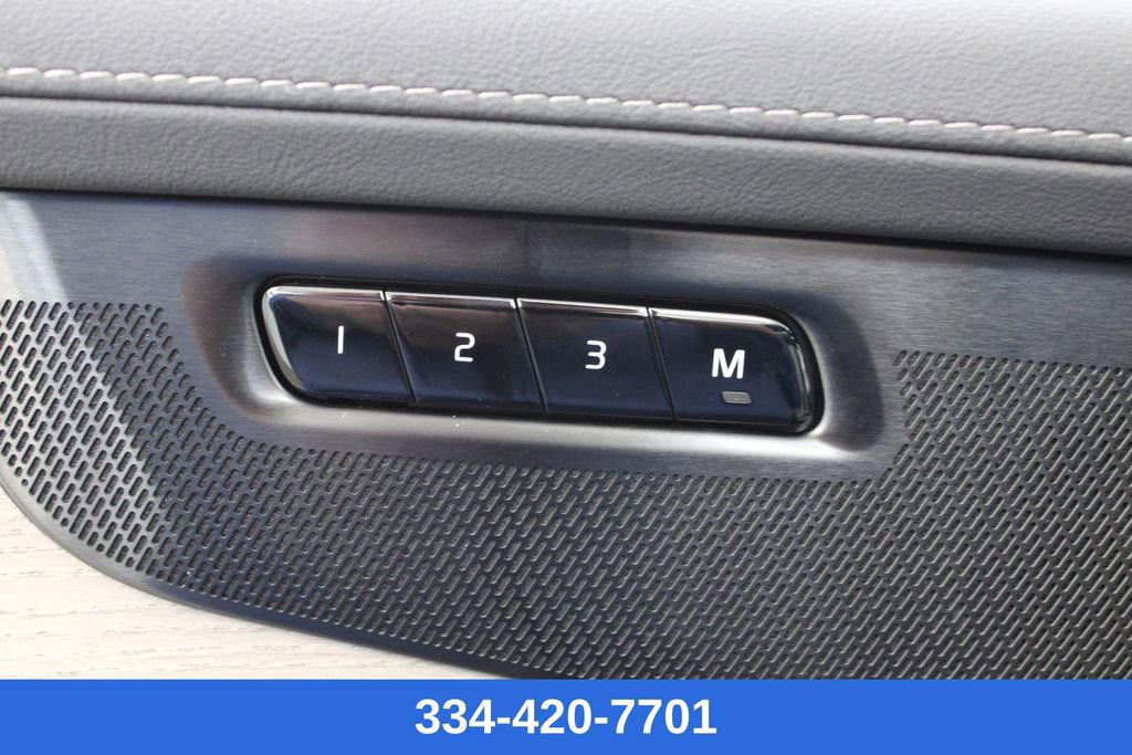 New 2026 Volvo XC90 B6 Plus w/ Protection Package Premier image 18