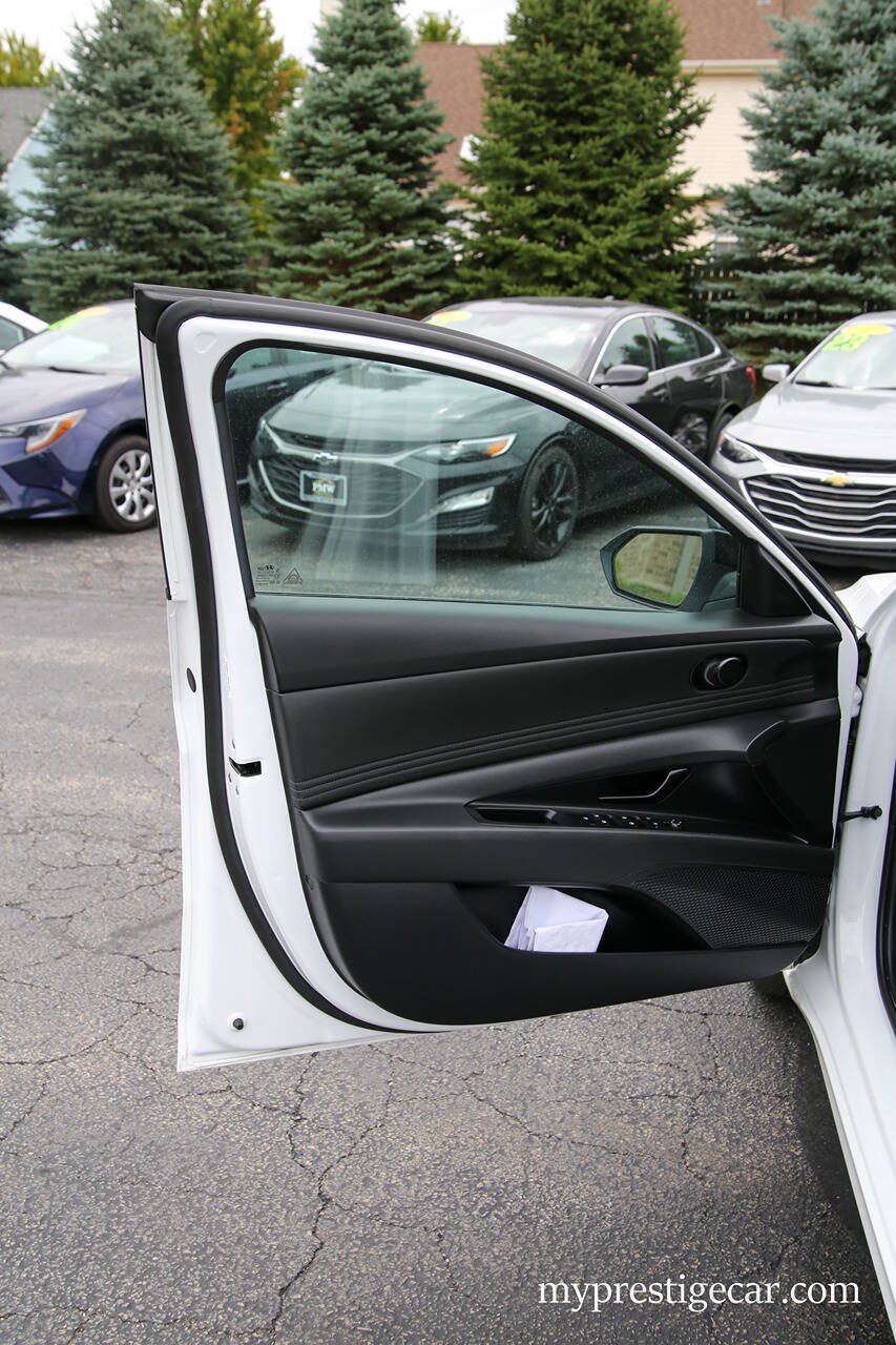 Used 2026 Hyundai Elantra Sport FWD image 38