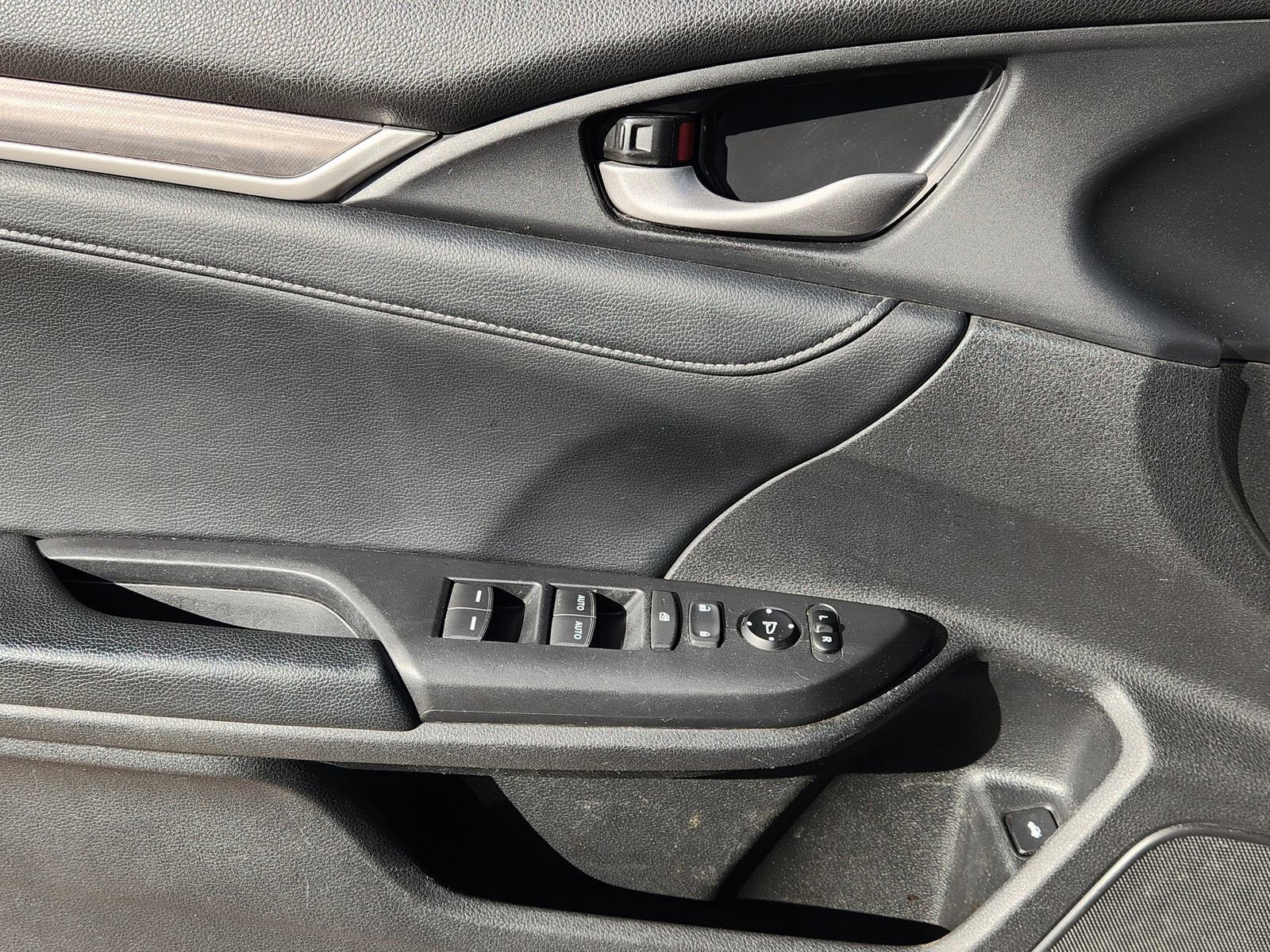 Used 2020 Honda Civic EX-L image 27