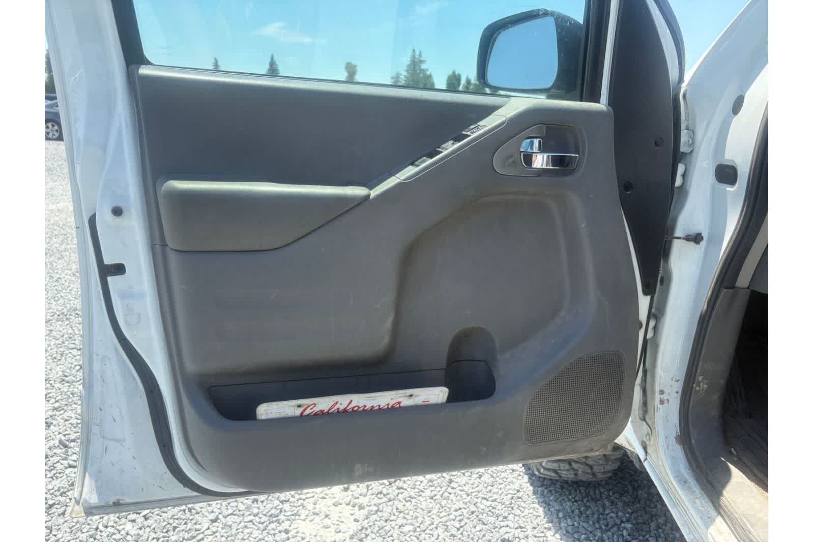 Used 2016 Nissan Frontier SV RWD image 11