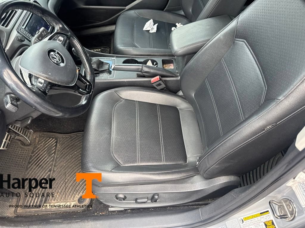 Used 2017 Volkswagen Passat 1.8T R-Line FWD image 13