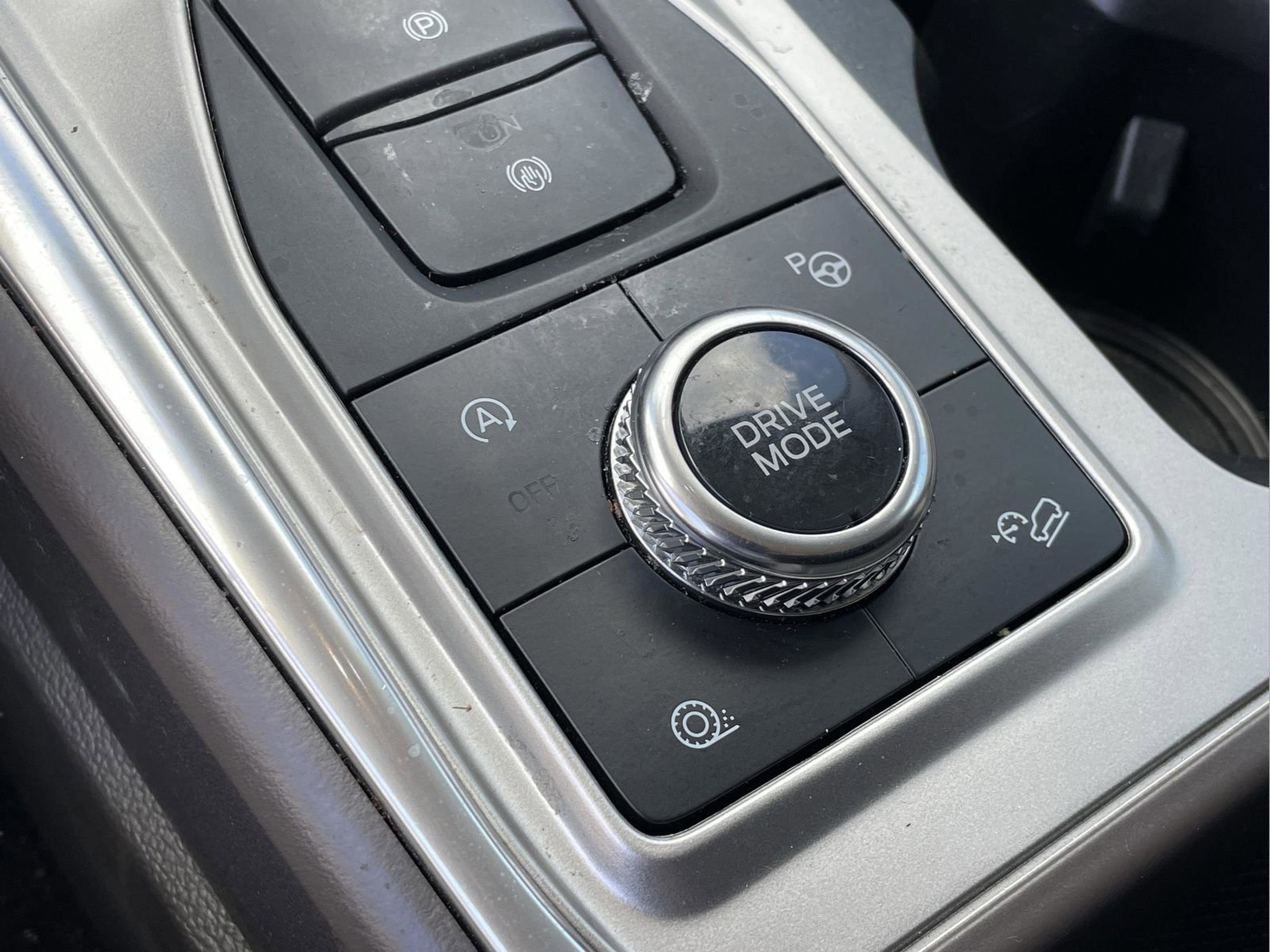 Used 2020 Ford Explorer Platinum w/ Premium Technology Package image 25