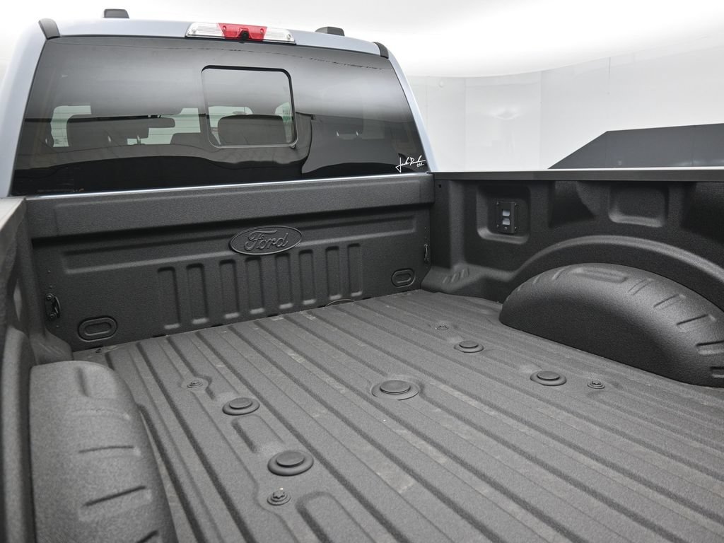 New 2026 Ford F250 Lariat w/ Black Appearance Package AWD/4WD image 24