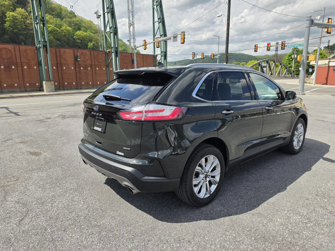 Used 2023 Ford Edge Titanium AWD/4WD image 8