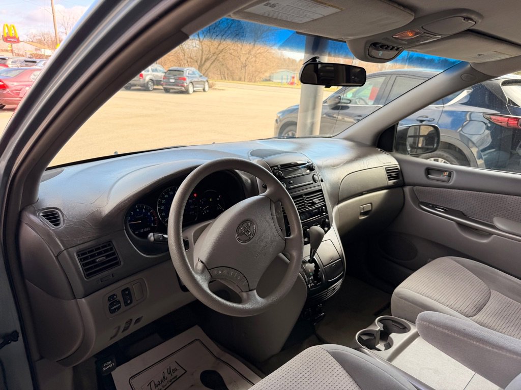 Used 2006 Toyota Sienna CE FWD image 9