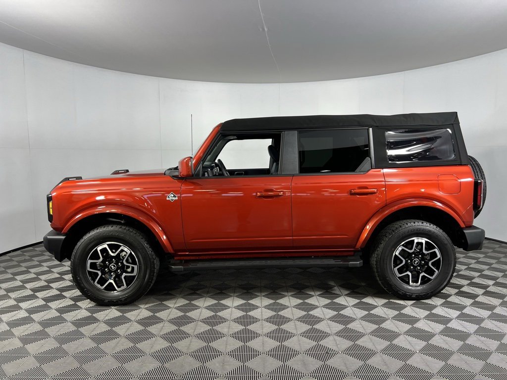 Used 2023 Ford Bronco Outer Banks image 9