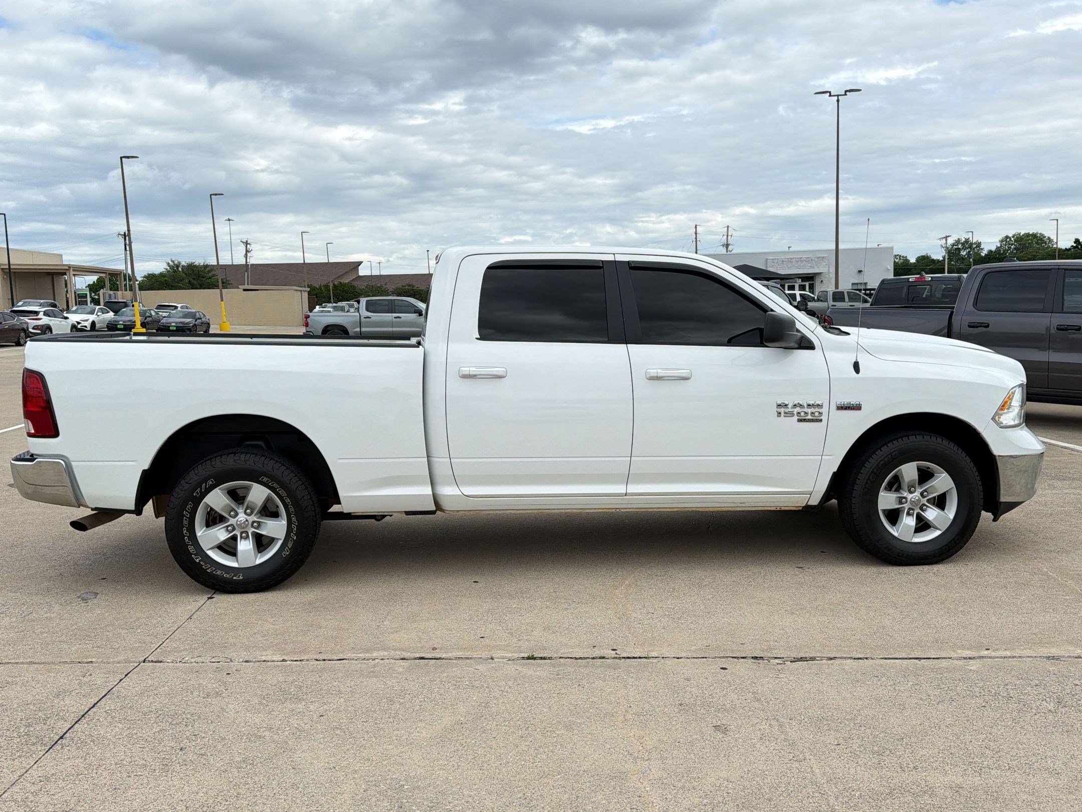 Used 2019 RAM 1500 Classic SLT RWD image 8