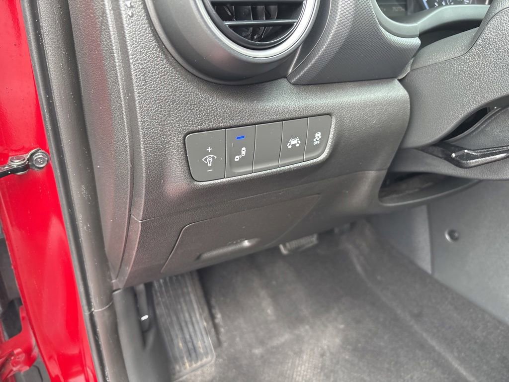 Used 2021 Hyundai Kona Limited AWD/4WD image 6