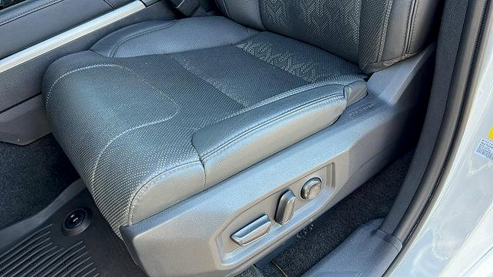 Used 2024 Toyota Tundra Limited image 17