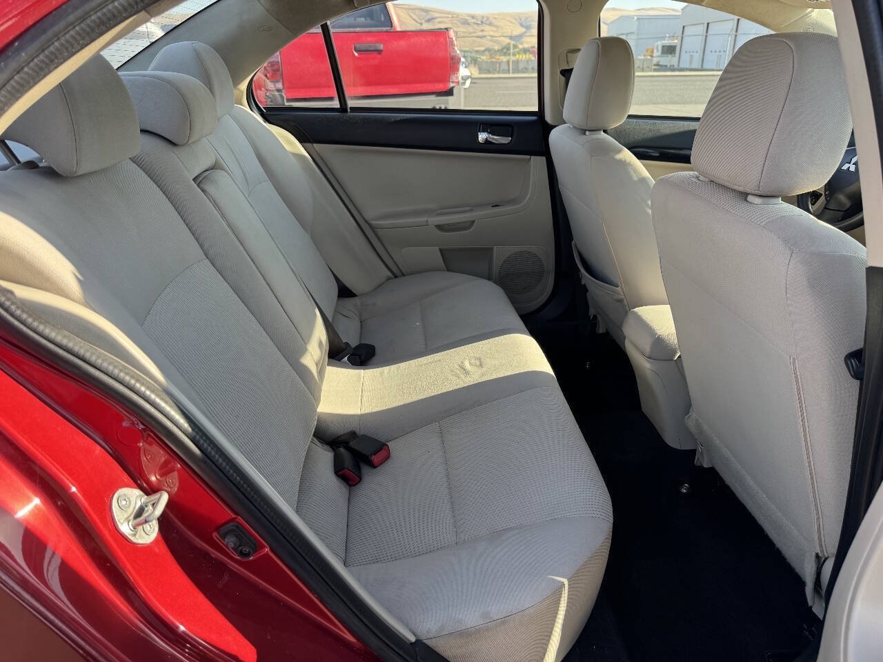 Used 2017 Mitsubishi Lancer ES FWD image 5