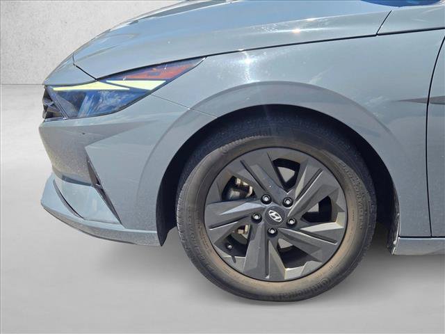 Used 2022 Hyundai Elantra SEL w/ Convenience Package FWD image 10