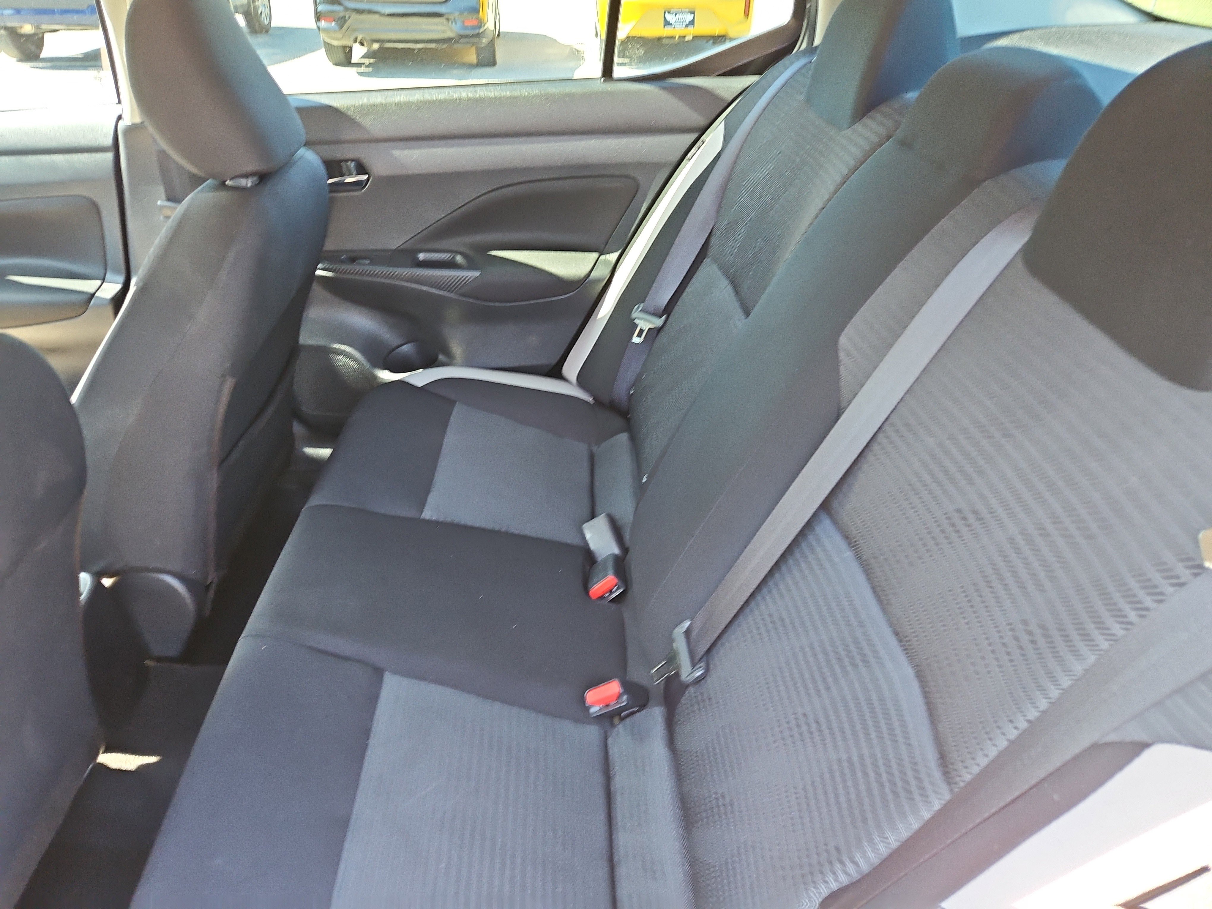 Used 2022 Nissan Versa SV image 10