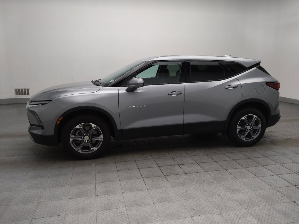 Used 2025 Chevrolet Blazer LT AWD/4WD image 2