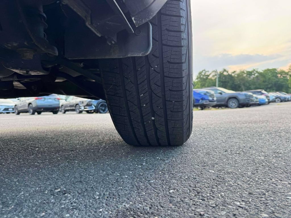 Used 2018 Ford Explorer XLT AWD/4WD image 12