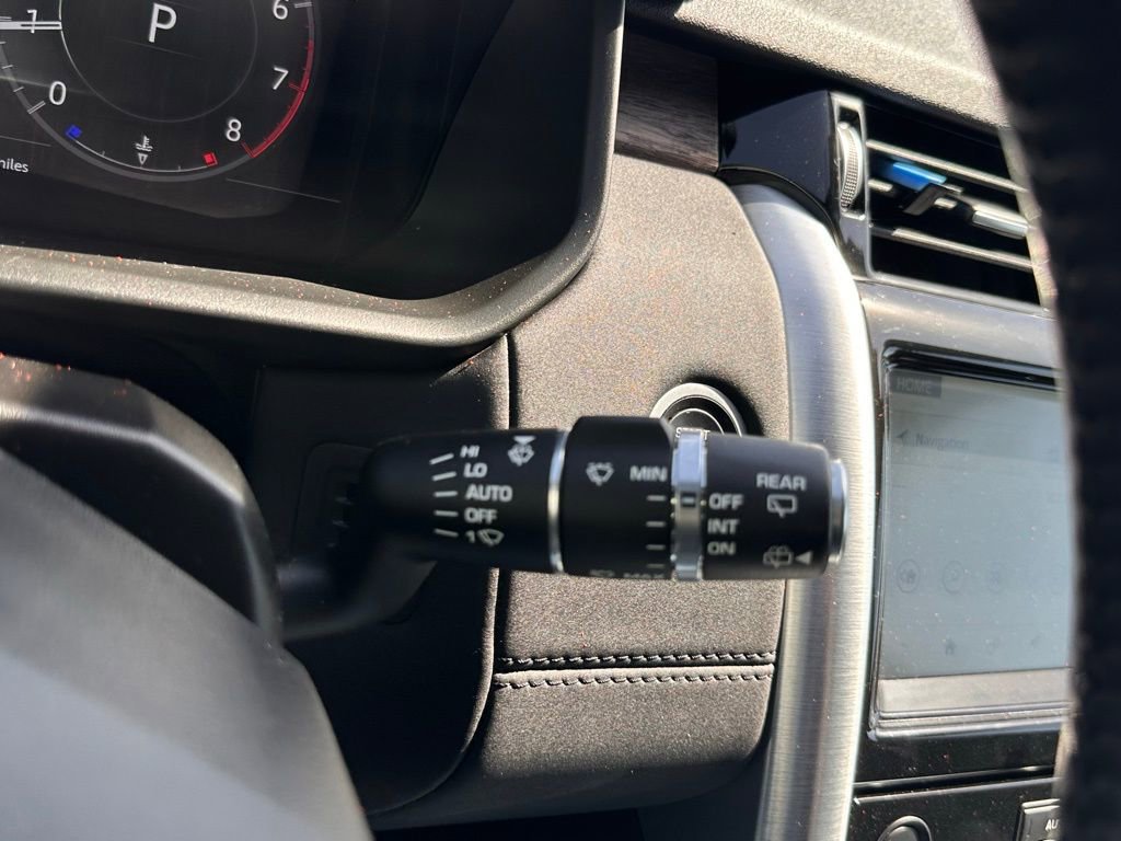 Used 2020 Land Rover Discovery HSE AWD/4WD image 31