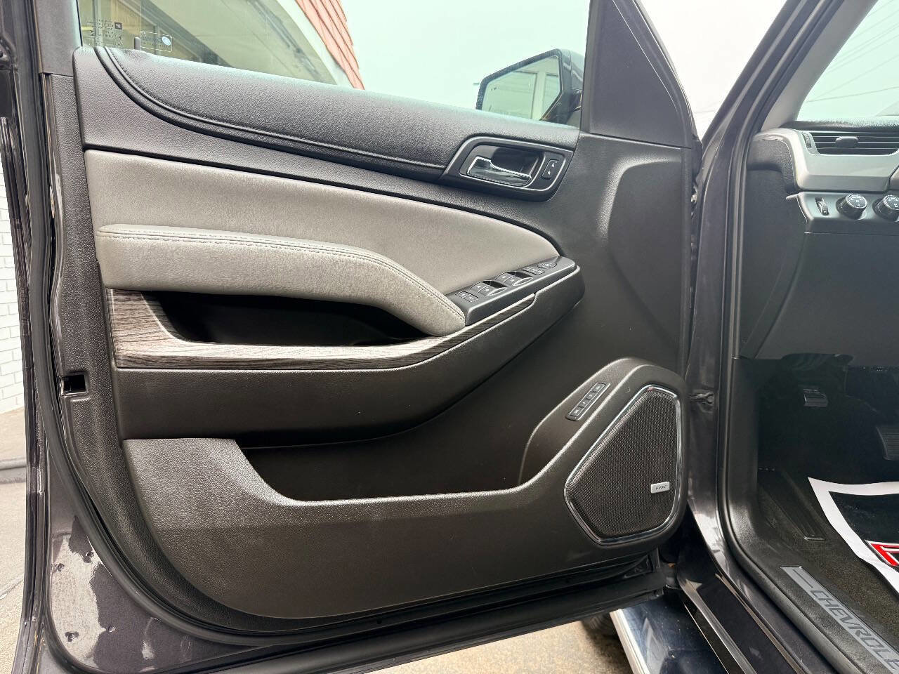 Used 2017 Chevrolet Tahoe LT w/ LT Signature Package image 16