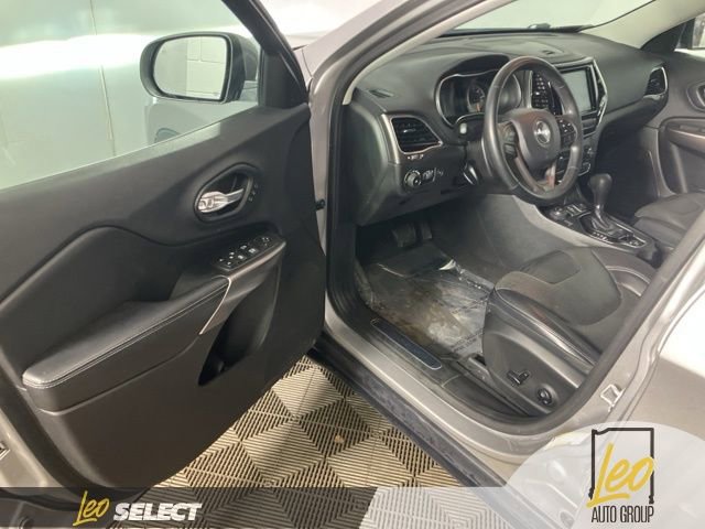 Used 2019 Jeep Cherokee Limited AWD/4WD image 11