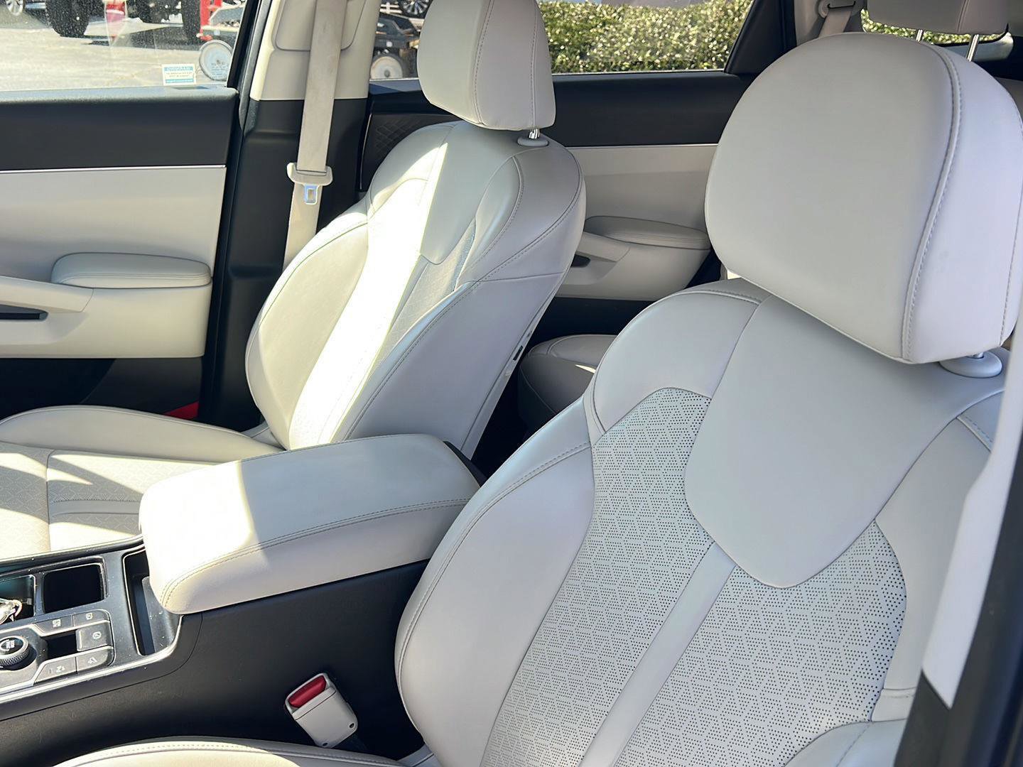 Used 2021 Kia Sorento S image 31