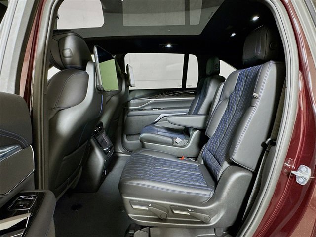 New 2025 Cadillac Escalade IQ Luxury 1 w/ Smart Trailering package image 13