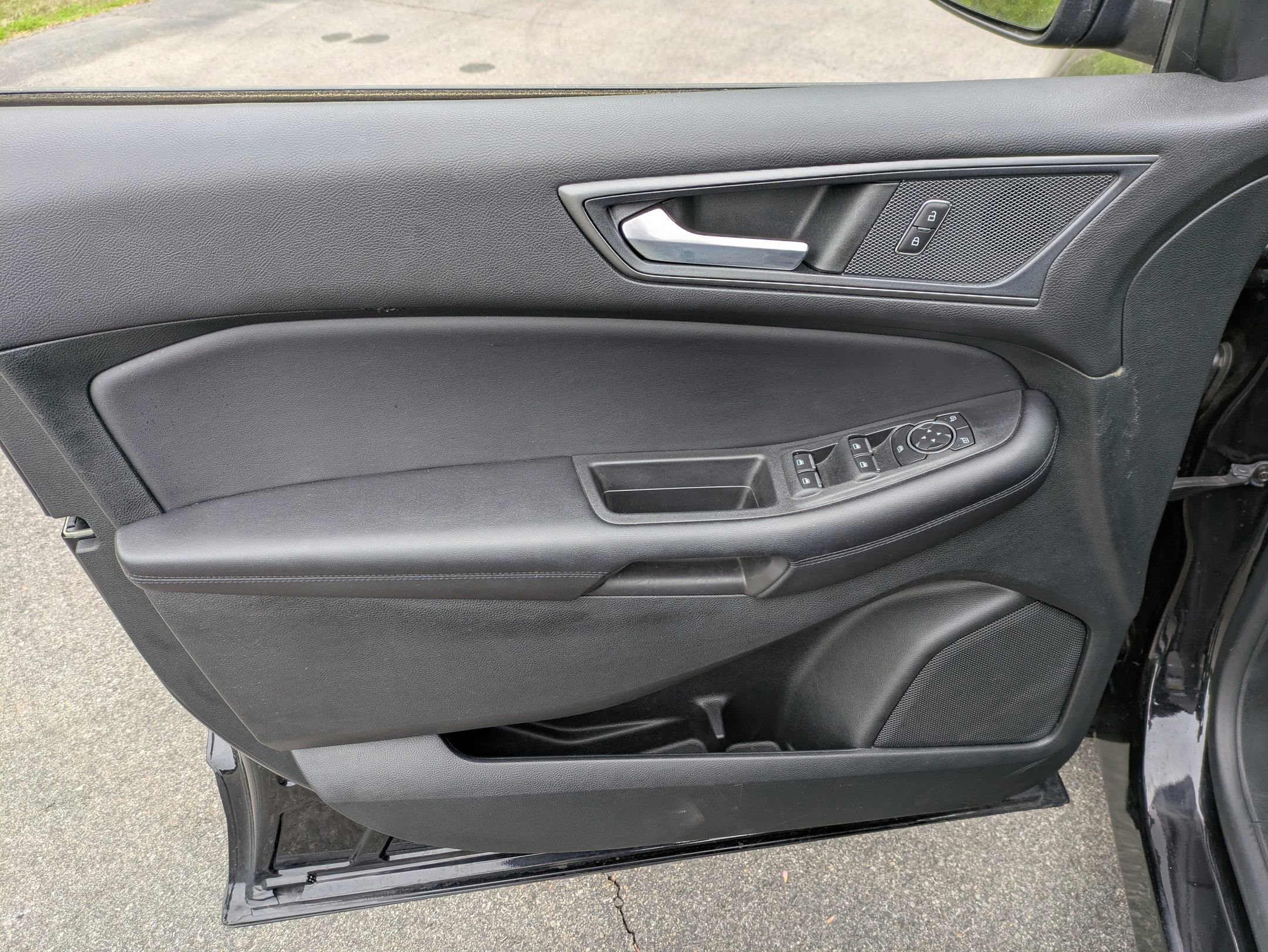 Used 2022 Ford Edge SE w/ Black Appearance Package AWD/4WD image 6