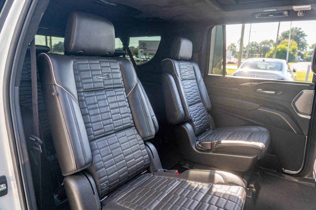 Used 2021 Cadillac Escalade ESV Sport Platinum AWD/4WD image 17